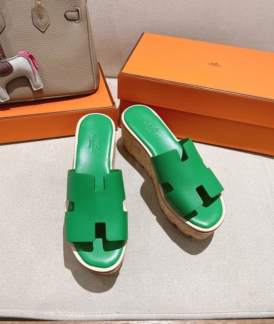 Hermes Classic Platform Sandals with Premium Leather Construction