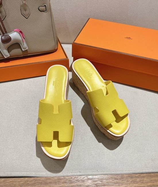 Hermes Classic Platform Sandals with Premium Leather Construction