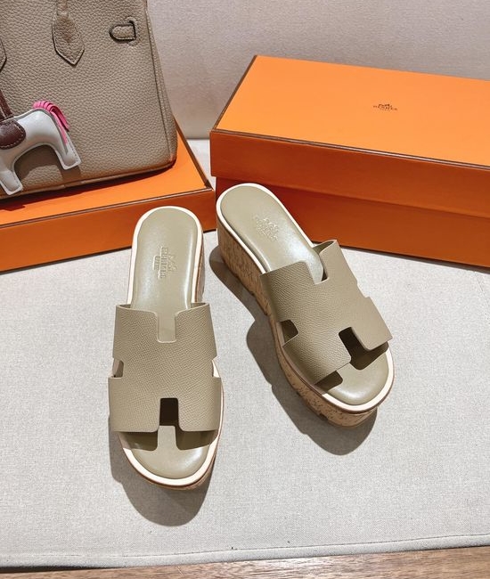 Hermes Classic Platform Sandals with Premium Leather Construction