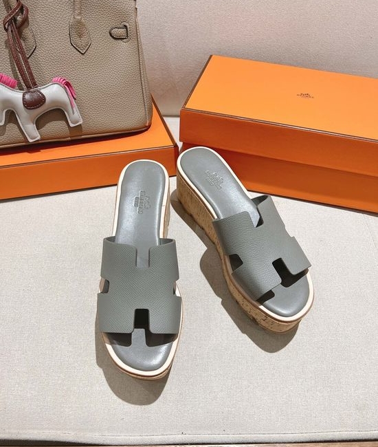 Hermes Classic Platform Sandals with Premium Leather Construction