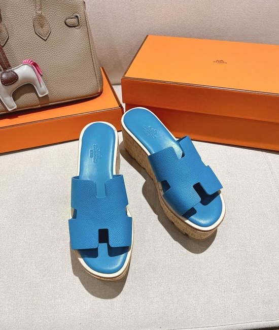 Hermes Classic Platform Sandals with Premium Leather Construction