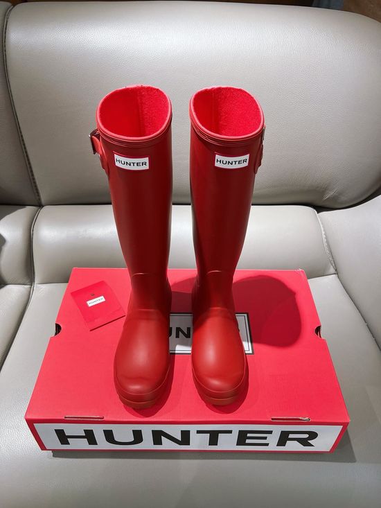 Burberry Waterproof Glossy Tall Rain Boots Classic British Style
