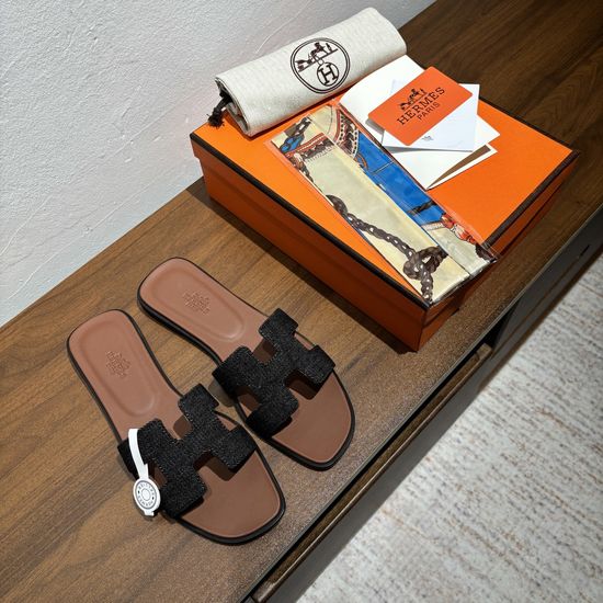 Hermes Classic Black Golden Insole Slide Sandals Daily Footwear