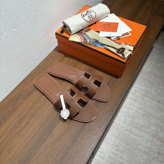 Hermes Classic Calfskin Slides Comfortable For Home And Outdoor Use