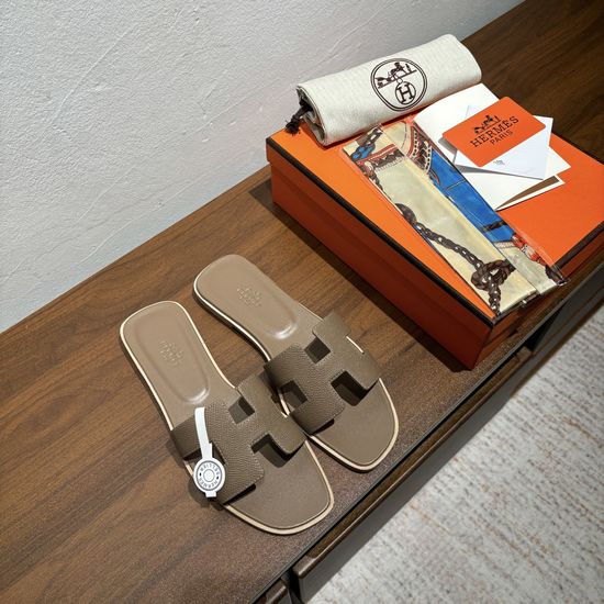 Hermes Classic Italian Leather Slippers with All-Day Comfort Sole