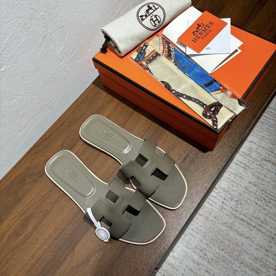 Hermes Classic Elephant Gray Leather Slide Sandals Comfortable For Daily Wear