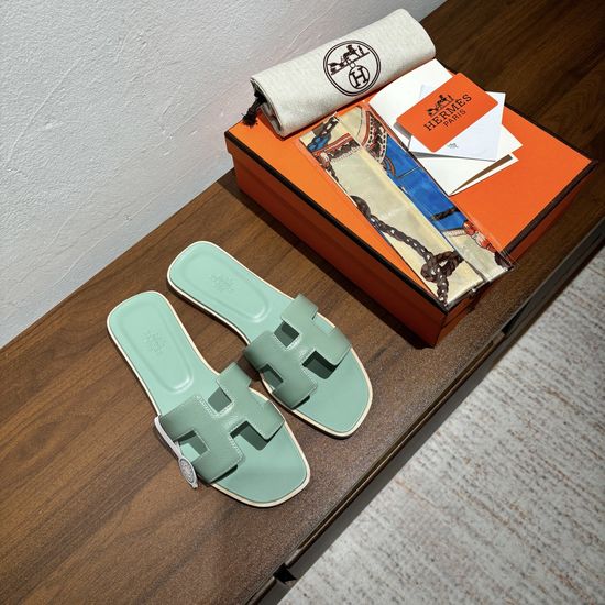 Hermes Classic Avocado Green Leather Slide Sandals Comfortable For Daily Wear