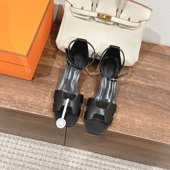 Hermes Comfortable Leather Low Heel Casual Sandals