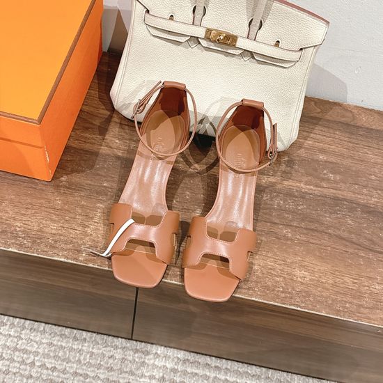 Hermes Comfortable Leather Low Heel Casual Sandals