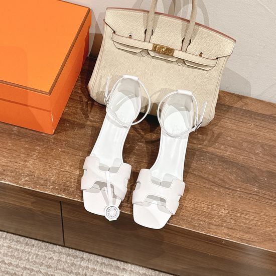 Hermes Minimalist Leather Mid Heel Dress Sandals
