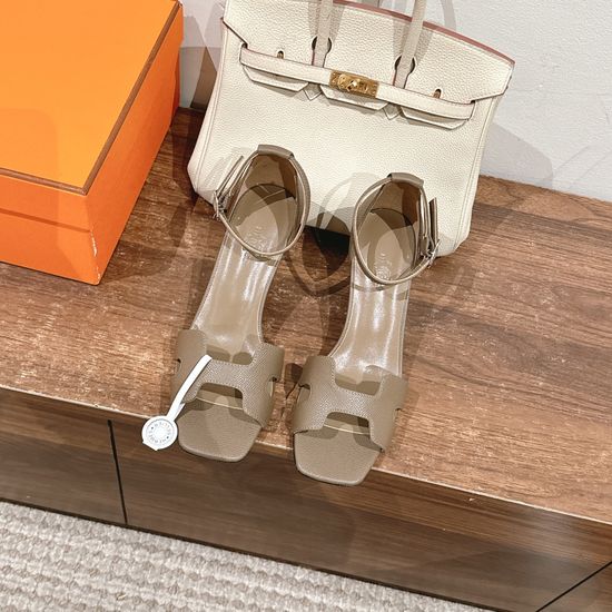 Hermes Minimalist Leather Mid Heel Dress Sandals