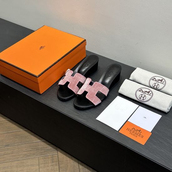 Hermes Classic Suede Slides Comfortable For Home And Outdoor Use