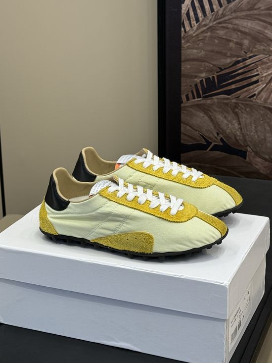 Maison Margiela Vintage Style Low-top Sneakers Premium Leather Retro Design