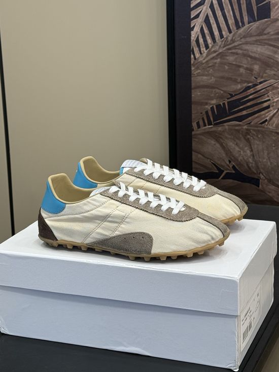 Maison Margiela Vintage Style Low-top Sneakers Premium Leather Retro Design