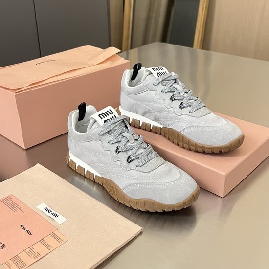 Miu Miu Comfortable Thick-Soled Canvas Sneakers with Retro Vibe