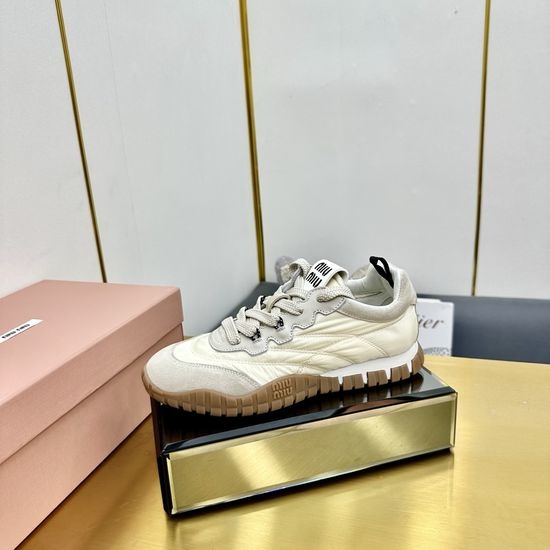 Miu Miu Comfortable Thick-Soled Canvas Sneakers with Retro Vibe