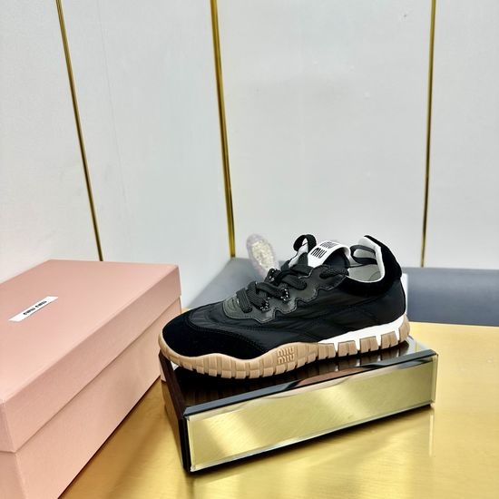 Miu Miu Comfortable Thick-Soled Canvas Sneakers with Retro Vibe