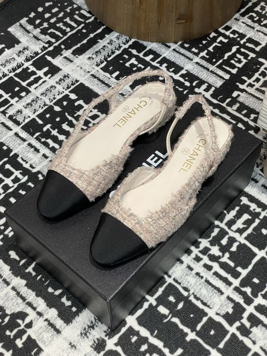 Chanel Tweed Slingback Sandals Two Tone Design Elegant Daily Footwear