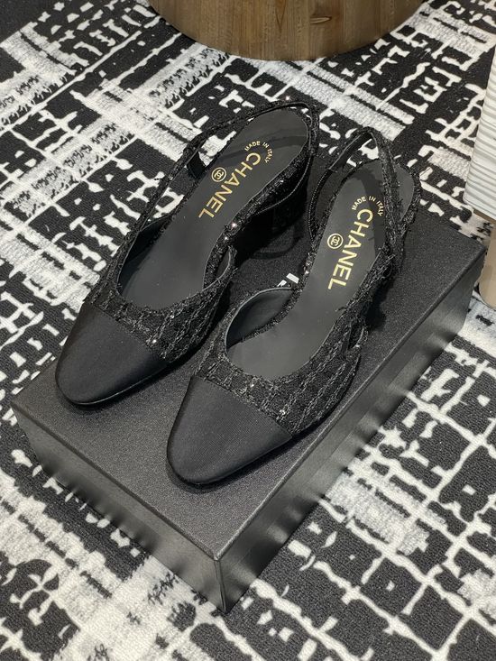 Chanel Tweed Slingback Sandals Two Tone Design Elegant Daily Footwear