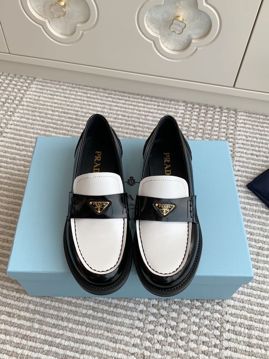 Prada Patent Leather Slip On Classic Casual Loafers