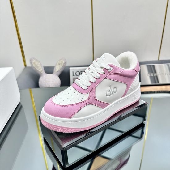 Alo Minimalist Style Thick Sole Low Top Casual Sneakers