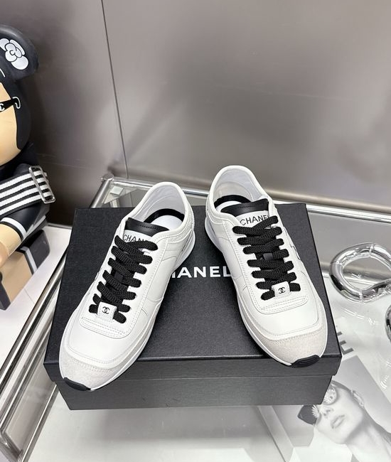 Chanel Black And White Leather Breathable Versatile Comfort Sneakers