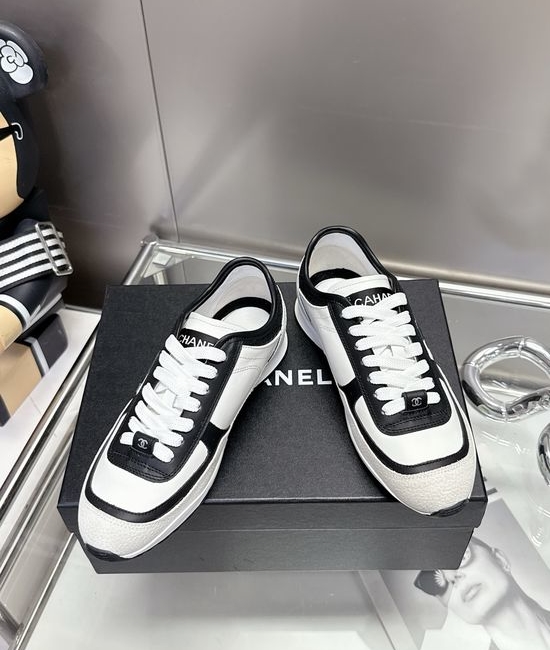 Chanel Black And White Leather Breathable Versatile Comfort Sneakers