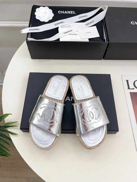 Chanel Classic Straw Woven Fisherman Slides Comfortable Casual