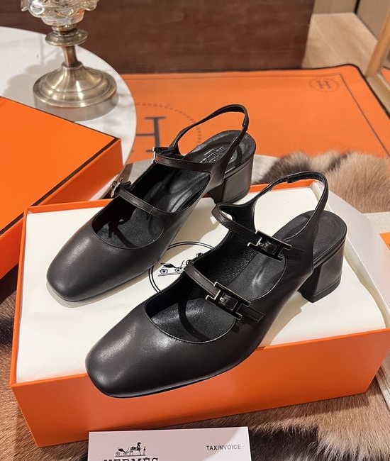 Hermes Buckle Decor Leather Mary Jane Block Heel Pumps