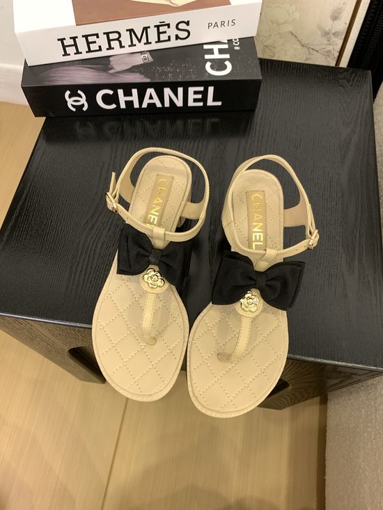 Chanel Premium Leather Toe-Post Sandals With Leather Sole