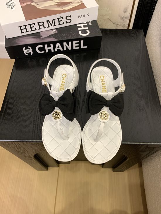 Chanel Premium Leather Toe-Post Sandals With Leather Sole