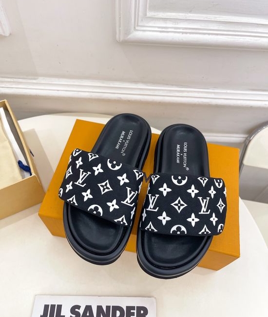 Louis Vuitton LV Embossed Casual Comfort Slip-On Slides