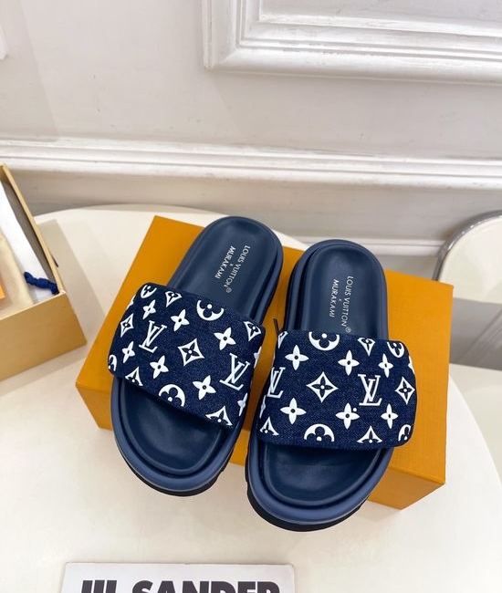 Louis Vuitton LV Embossed Casual Comfort Slip-On Slides