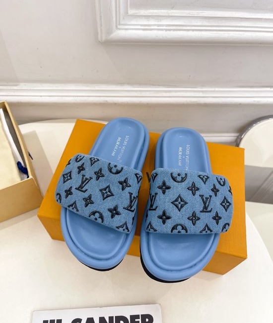 Louis Vuitton LV Embossed Casual Comfort Slip-On Slides