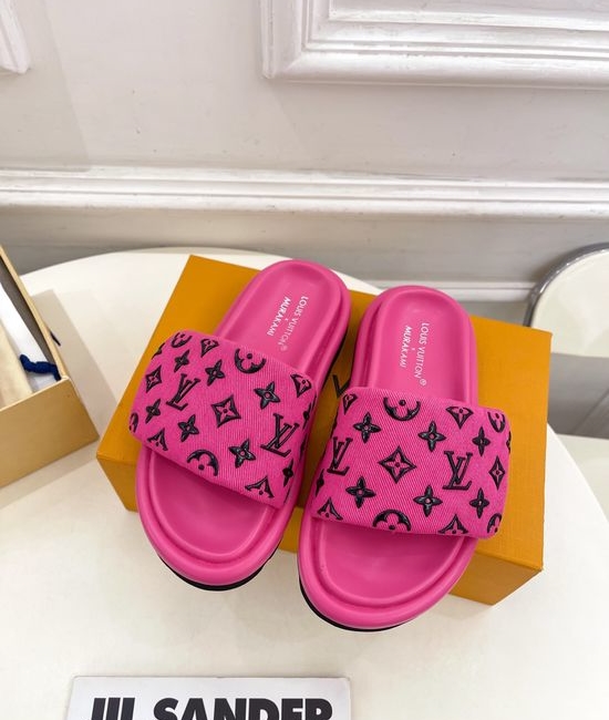 Louis Vuitton LV Embossed Casual Comfort Slip-On Slides