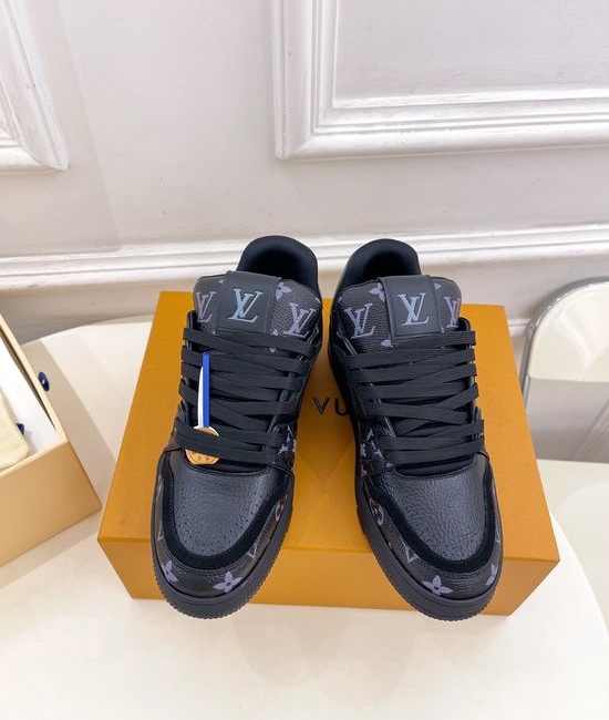 Louis Vuitton LV Premium Grain Leather Upper Casual Sneakers