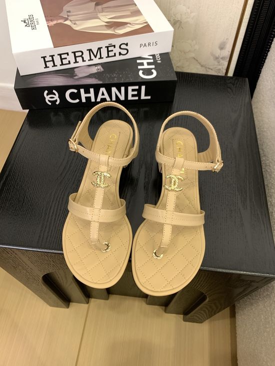 Chanel Premium Leather Toe-Post Sandals With Leather Sole
