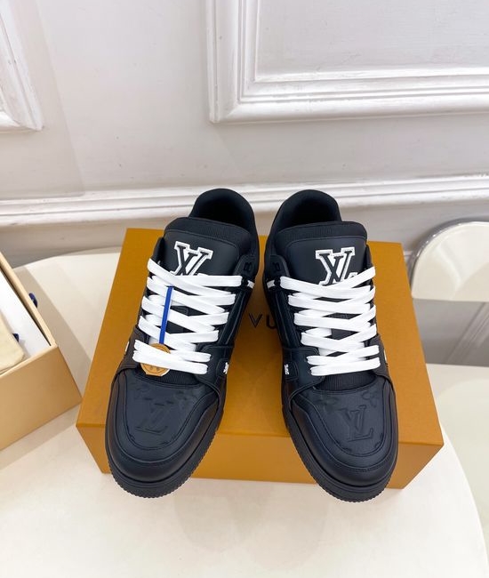 Louis Vuitton LV Premium Leather Retro Casual Sneakers