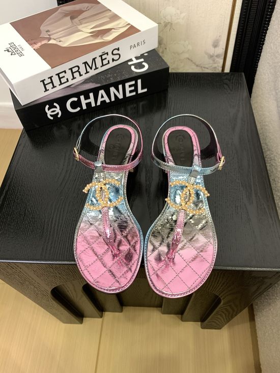 Chanel Premium Leather Toe-Post Sandals With Leather Sole