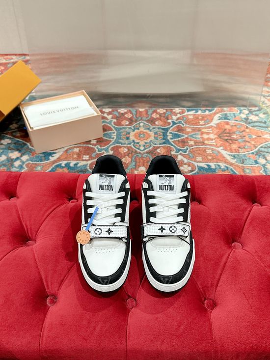 Louis Vuitton Perforated Leather Casual Skateboarding Retro Sneakers