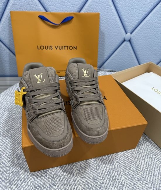 Louis Vuitton LV Premium Leather Sneakers with Anti-slip Sole
