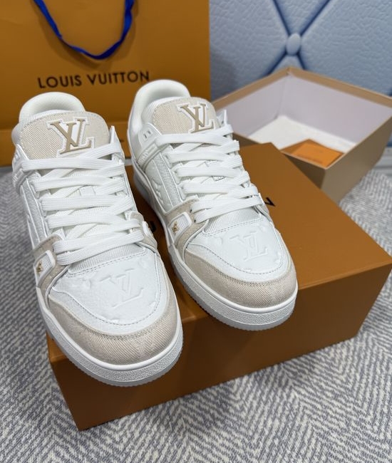 Louis Vuitton LV Premium Leather Sneakers with Anti-slip Sole