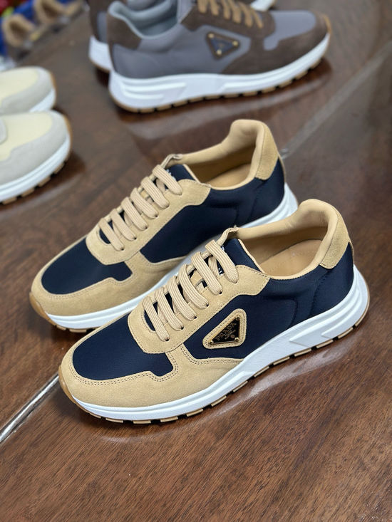 Prada Comfortable Casual Sneakers with Wear Resistant Sole