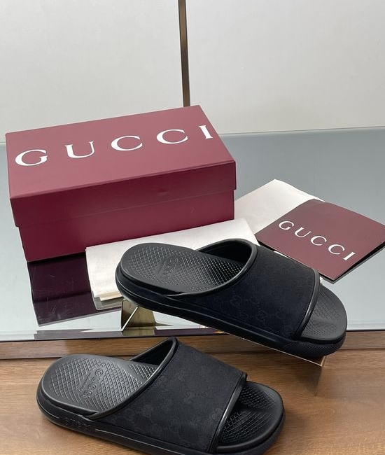 Gucci Classic Pattern Embroidered Slip On Flat Casual Sandals