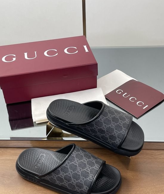 Gucci Classic Pattern Embroidered Slip On Flat Casual Sandals