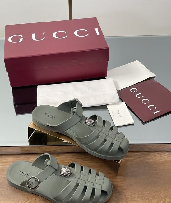 Gucci Logo Detail Rubber Sandals Comfortable Casual Footwear