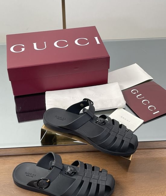 Gucci Logo Detail Rubber Sandals Comfortable Casual Footwear