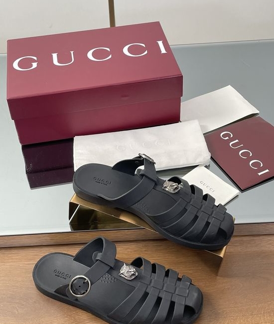 Gucci Logo Detail Rubber Sandals Comfortable Casual Footwear