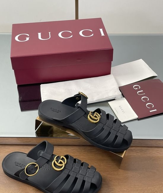 Gucci Logo Detail Rubber Sandals Comfortable Casual Footwear