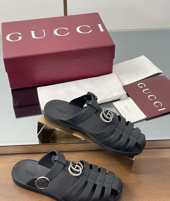 Gucci Logo Detail Rubber Sandals Comfortable Casual Footwear